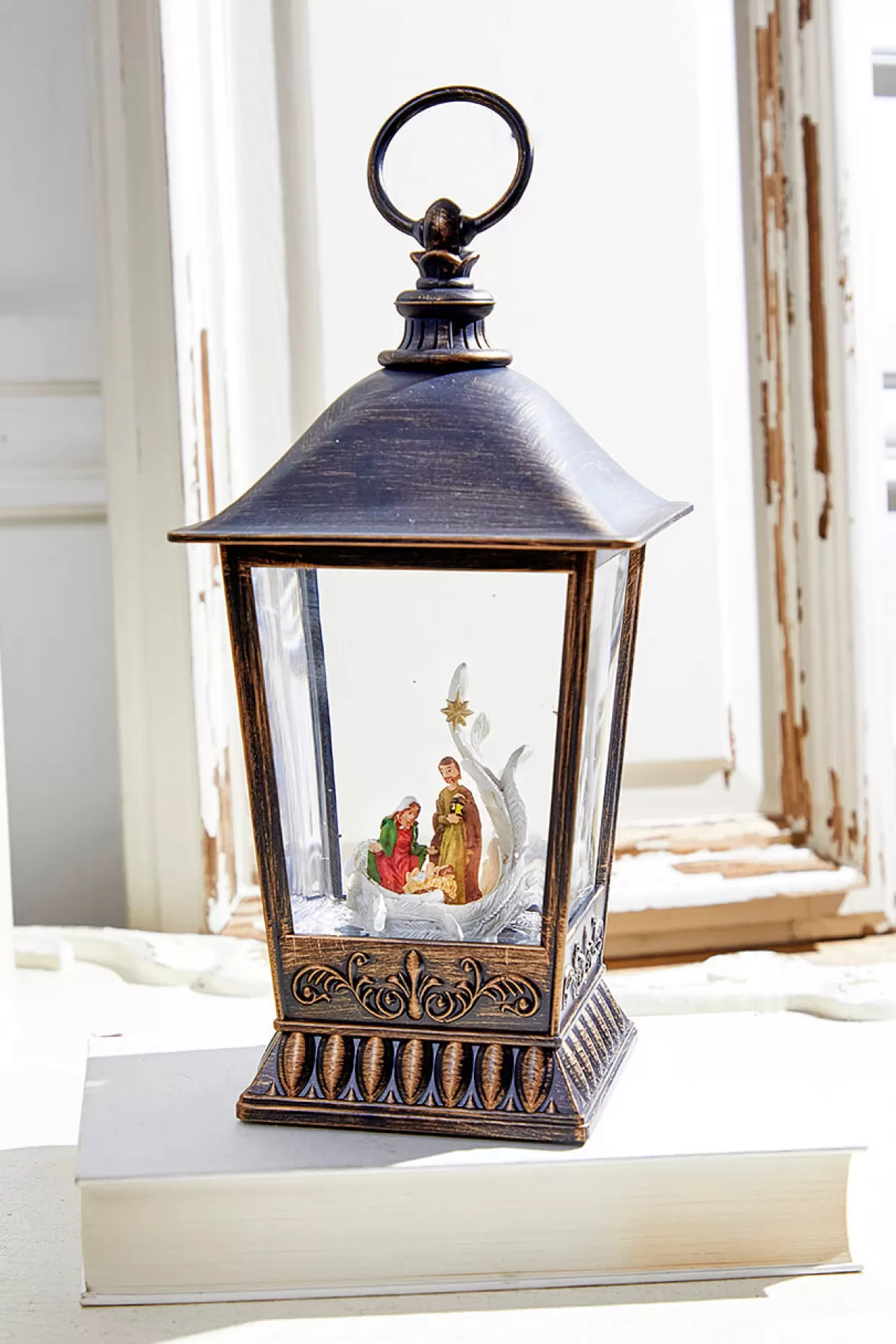 Decorator's Warehouse 10" Nativity Lantern Water Globe