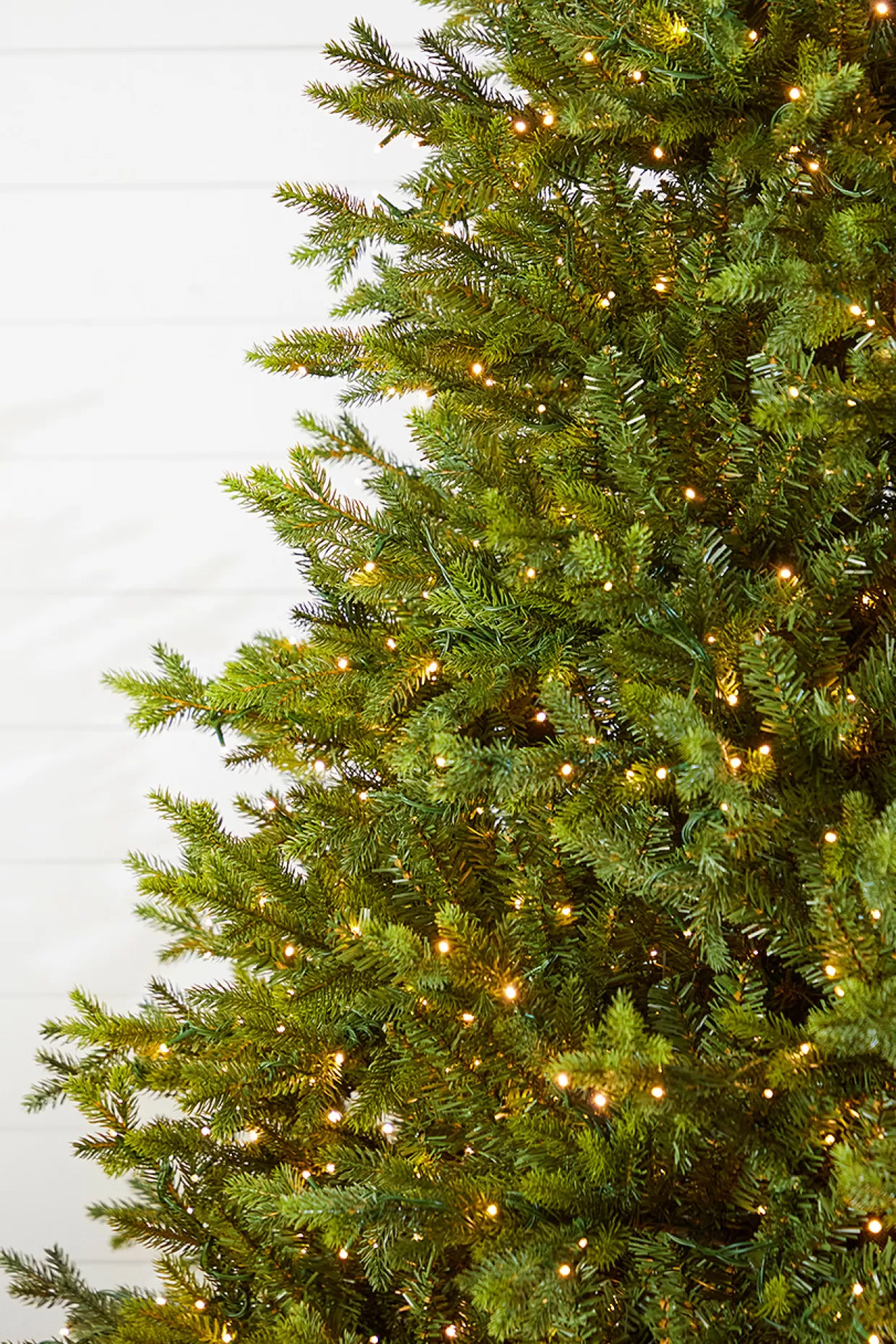 Decorator's Warehouse 10' Slim Southern Fir With 2000 3mm Lights