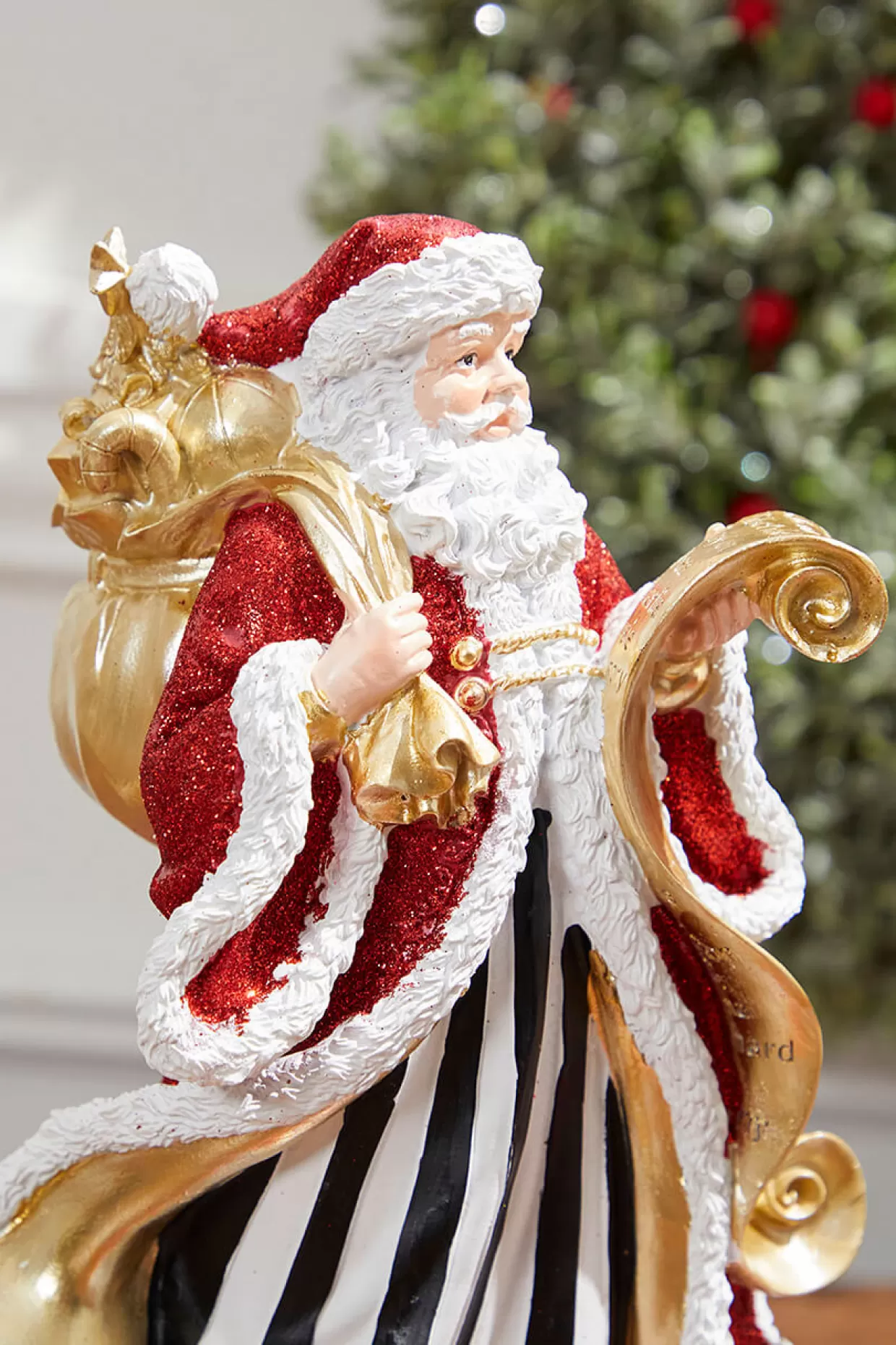 Decorator's Warehouse 11" Resin Elegant Santa With Sack/List