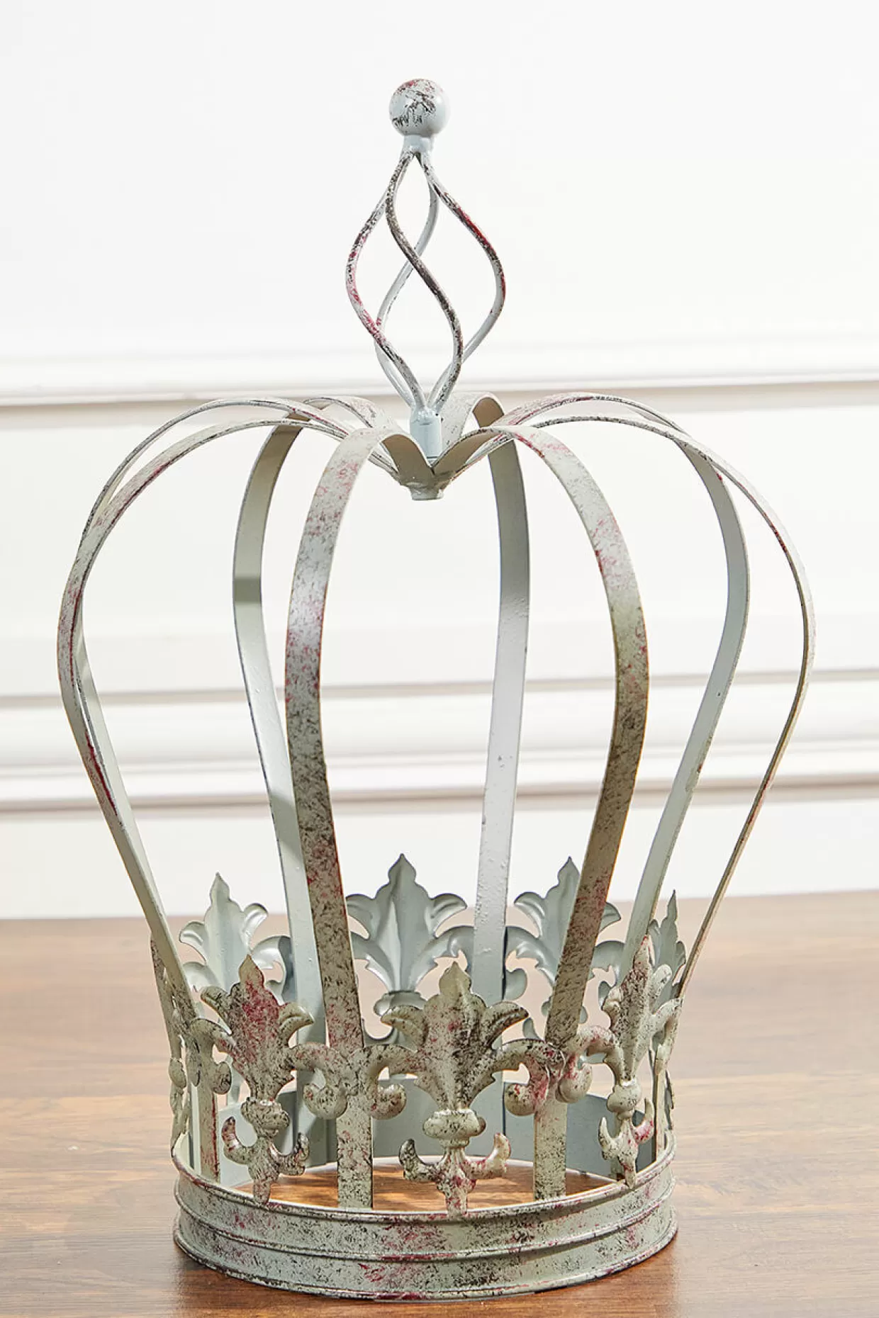 Decorator's Warehouse 16" Spiral Top Crown