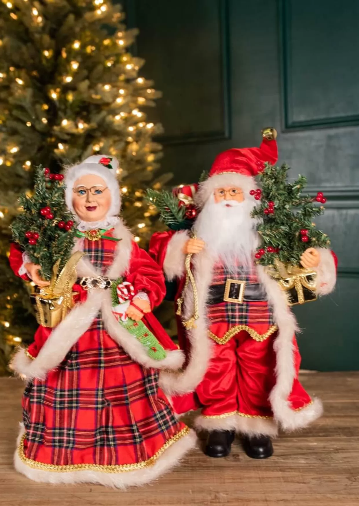 Decorator's Warehouse 18” Buffalo Plaid Santa And Mrs. Claus Figurine Set