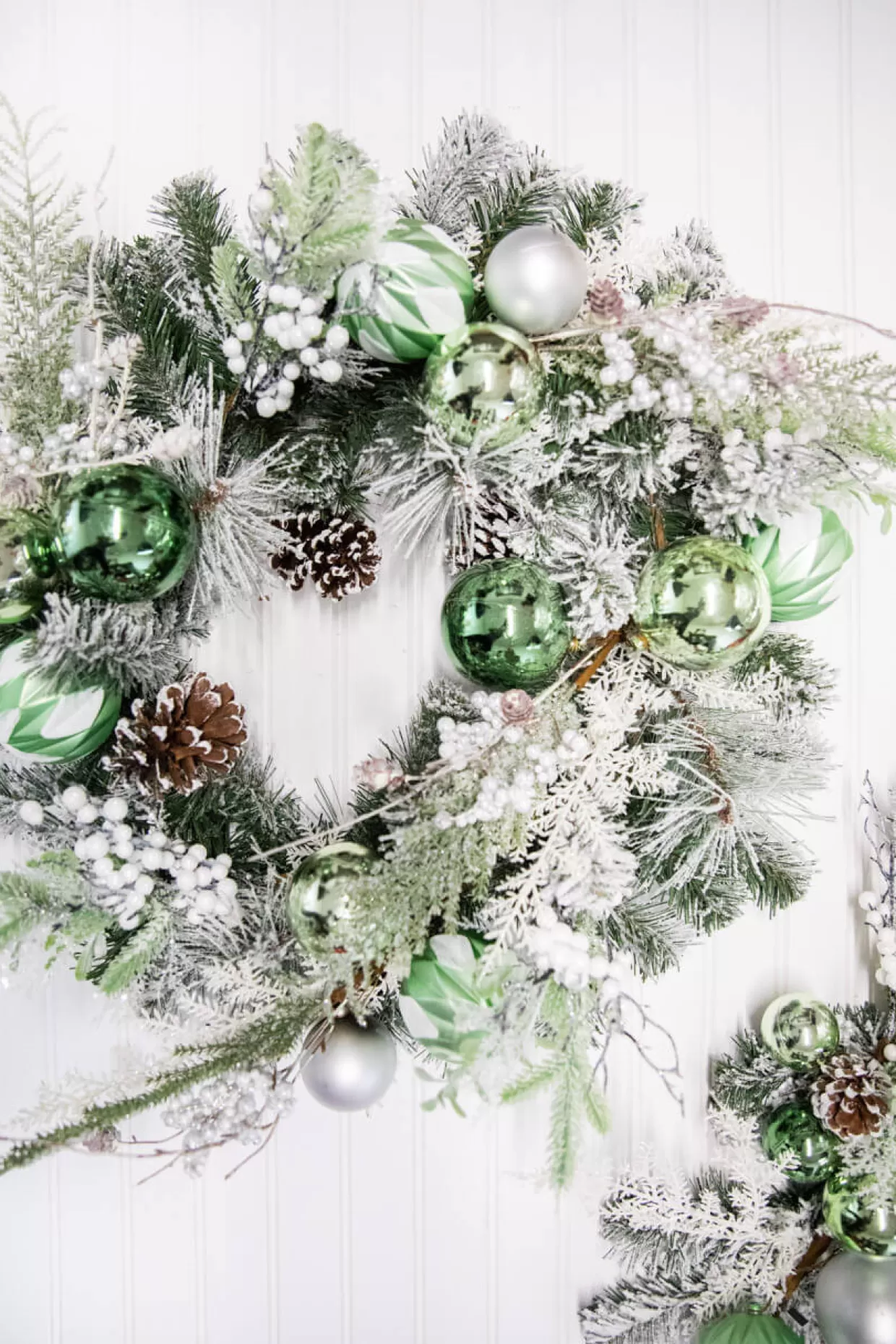 Decorator's Warehouse 24” Christmas Pine/Ball Wreath