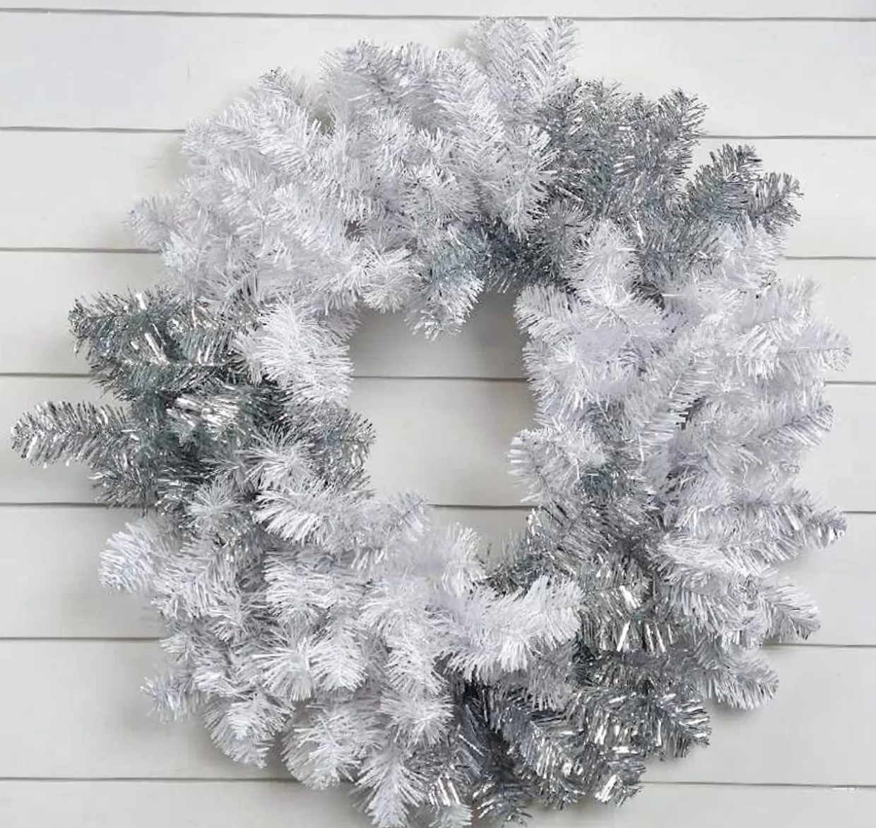 Decorator's Warehouse 30” Caprico Silver & White Wreath