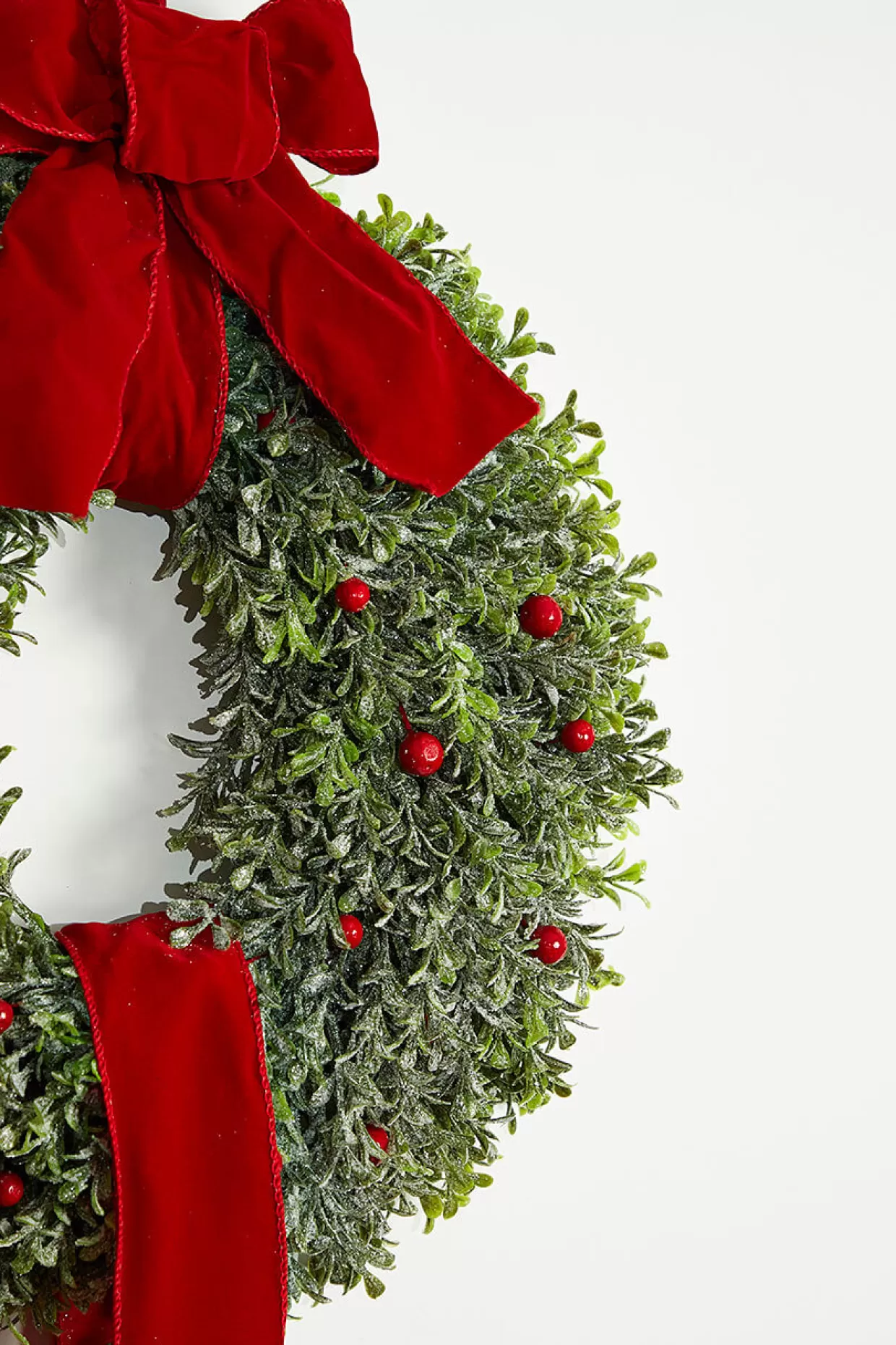 Decorator's Warehouse 31” Frost Berry Boxwood Double Wreath