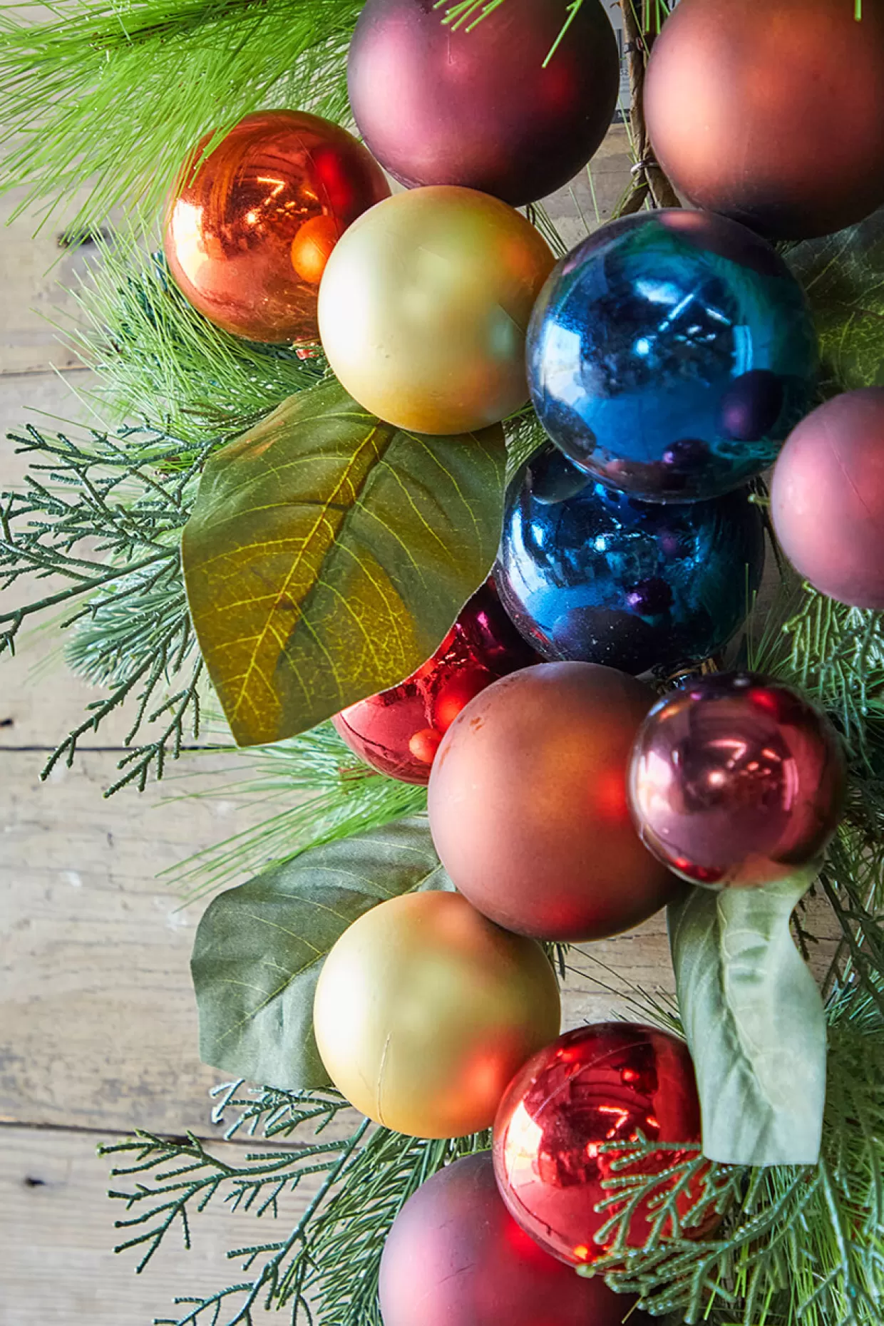 Decorator's Warehouse 32” Christmas Pine/Ball Swag