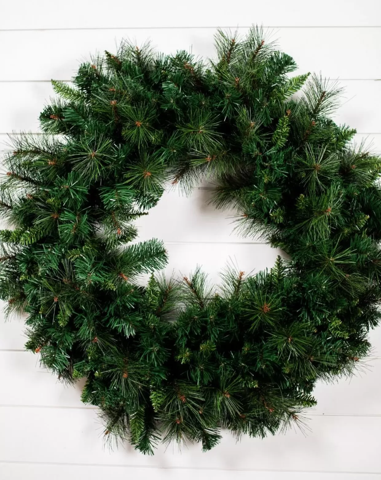 Decorator's Warehouse 36” Deluxe Belgium Wreath