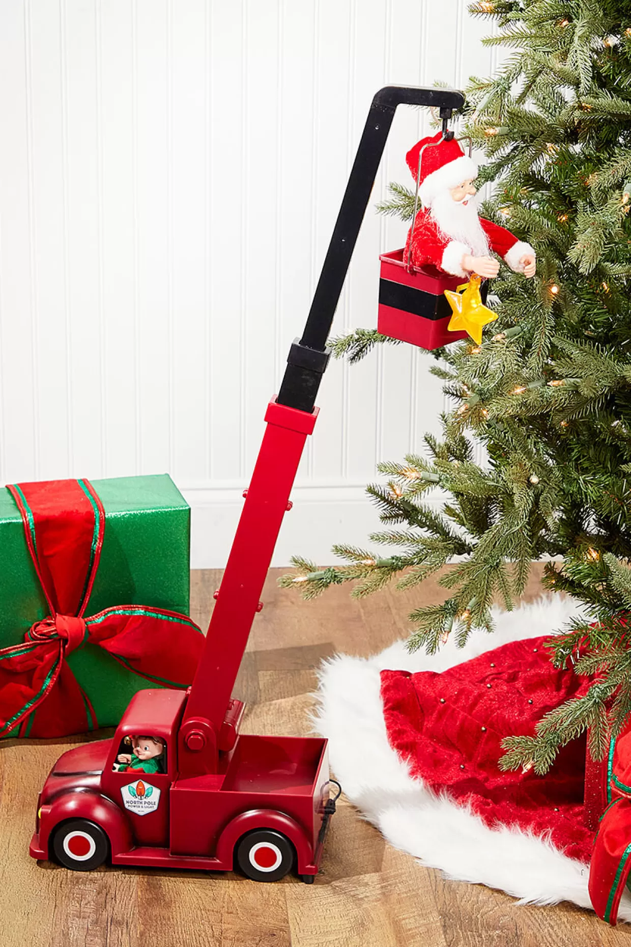 Decorator's Warehouse 43" Mr. Christmas Animated North Pole Lighting Crew