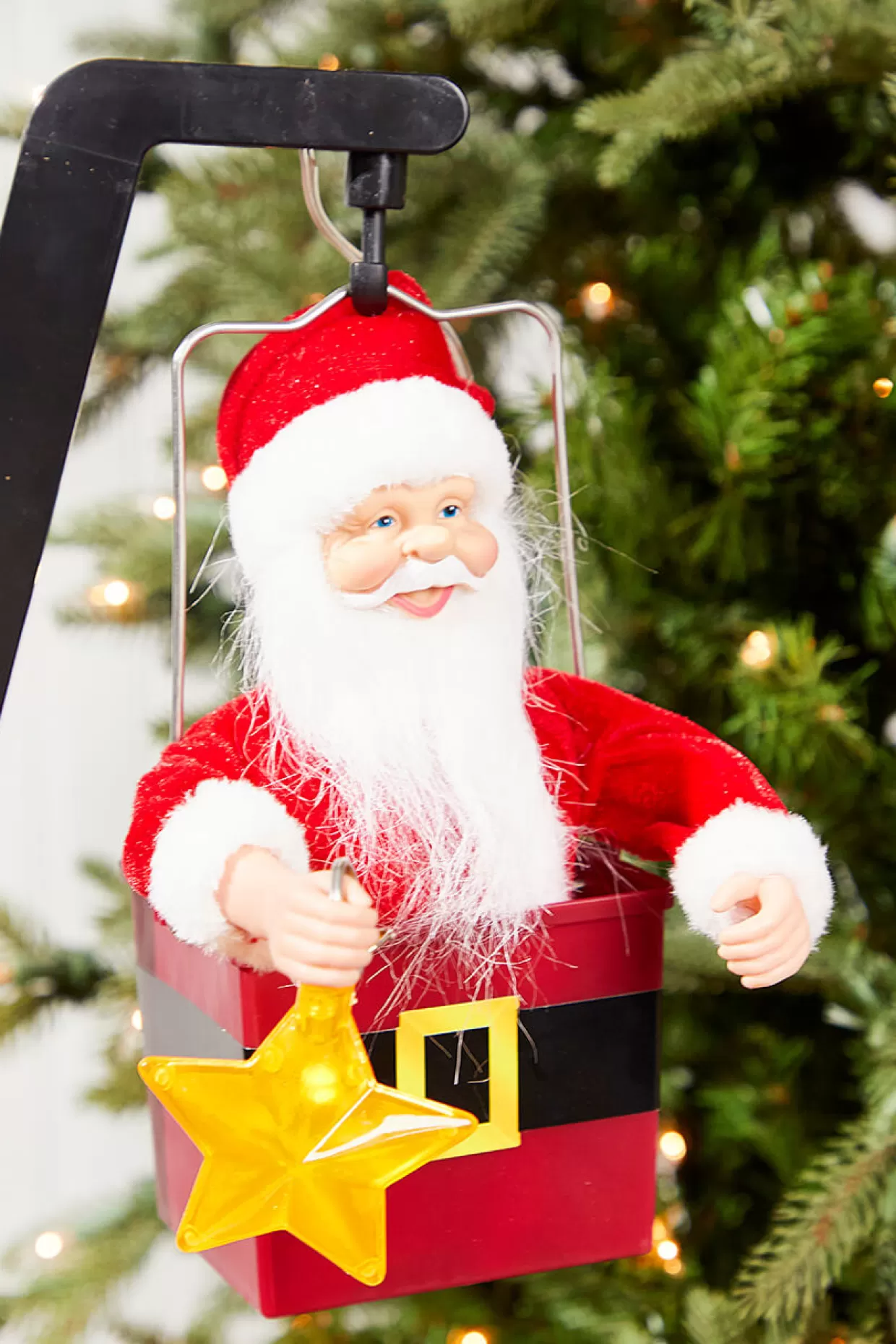 Decorator's Warehouse 43" Mr. Christmas Animated North Pole Lighting Crew