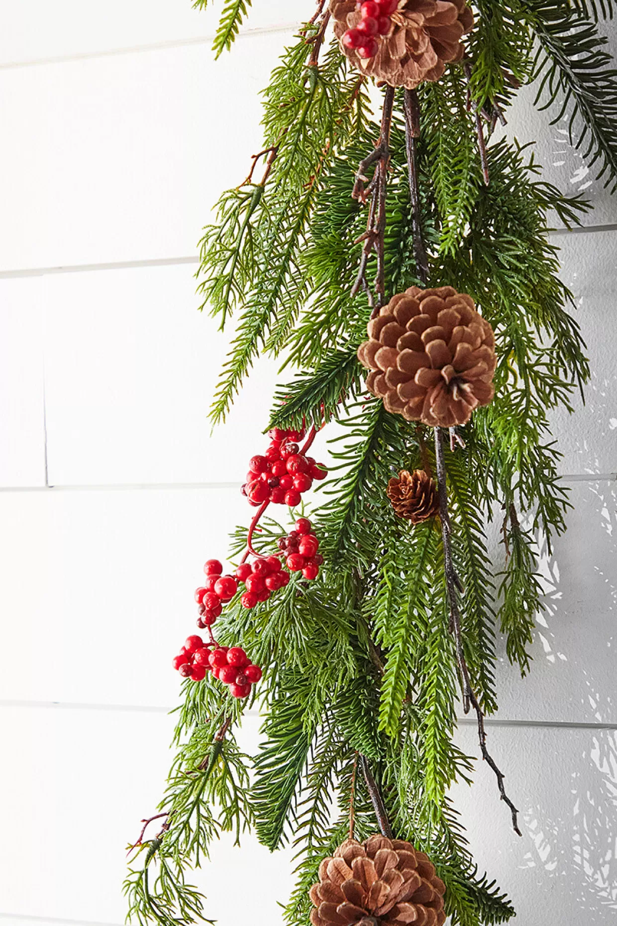 Decorator's Warehouse 48" Pine Juniper Berry Garland