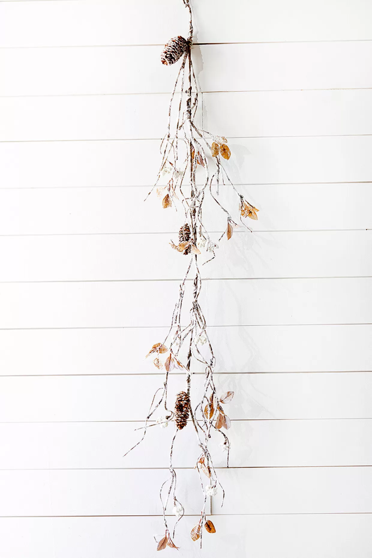 Decorator's Warehouse 48" Snow W/Glitter Winter Chalet Garland - Natural/Frost