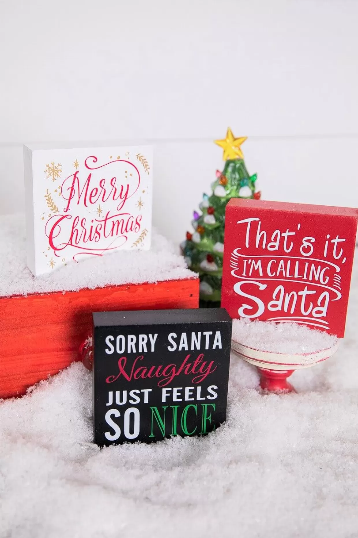 Decorator's Warehouse 4” Wood Holiday Sign