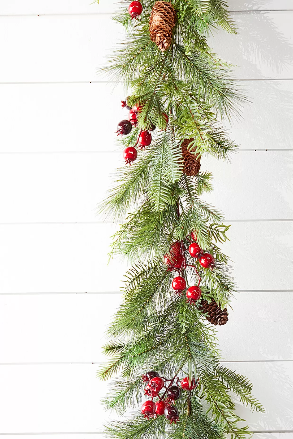 Decorator's Warehouse 5' Berry Pine With Cones Garland