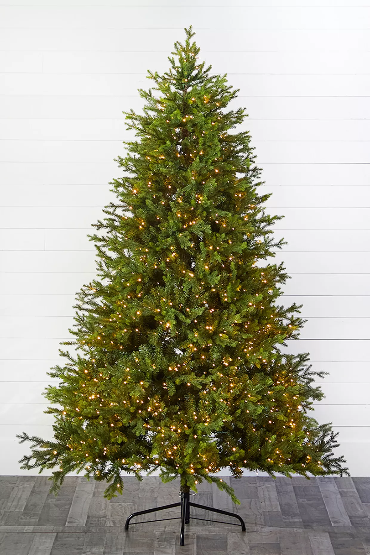 Decorator's Warehouse 7.5' Southern Fir With 1400 3mm Lights