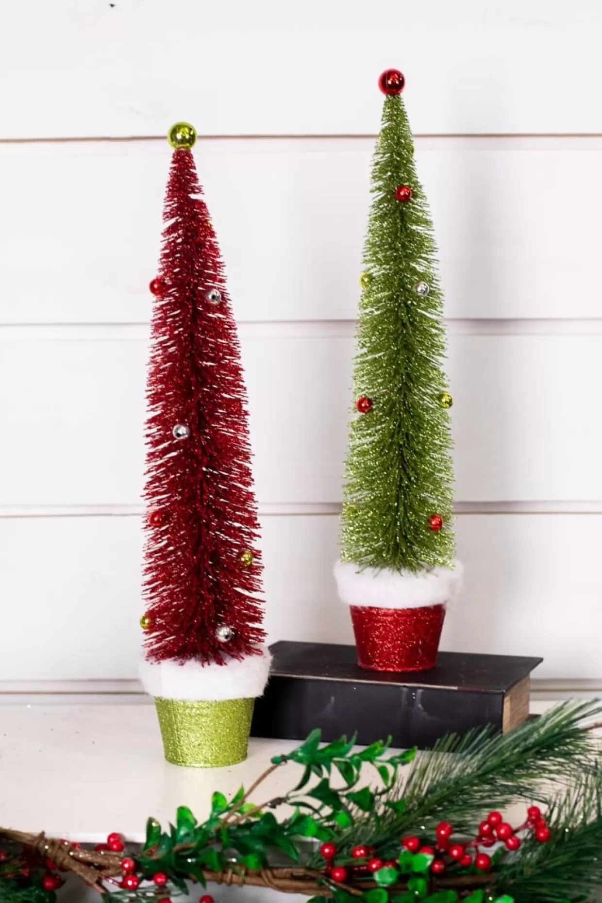 Decorator's Warehouse Bottle Brush Very Merry Tree